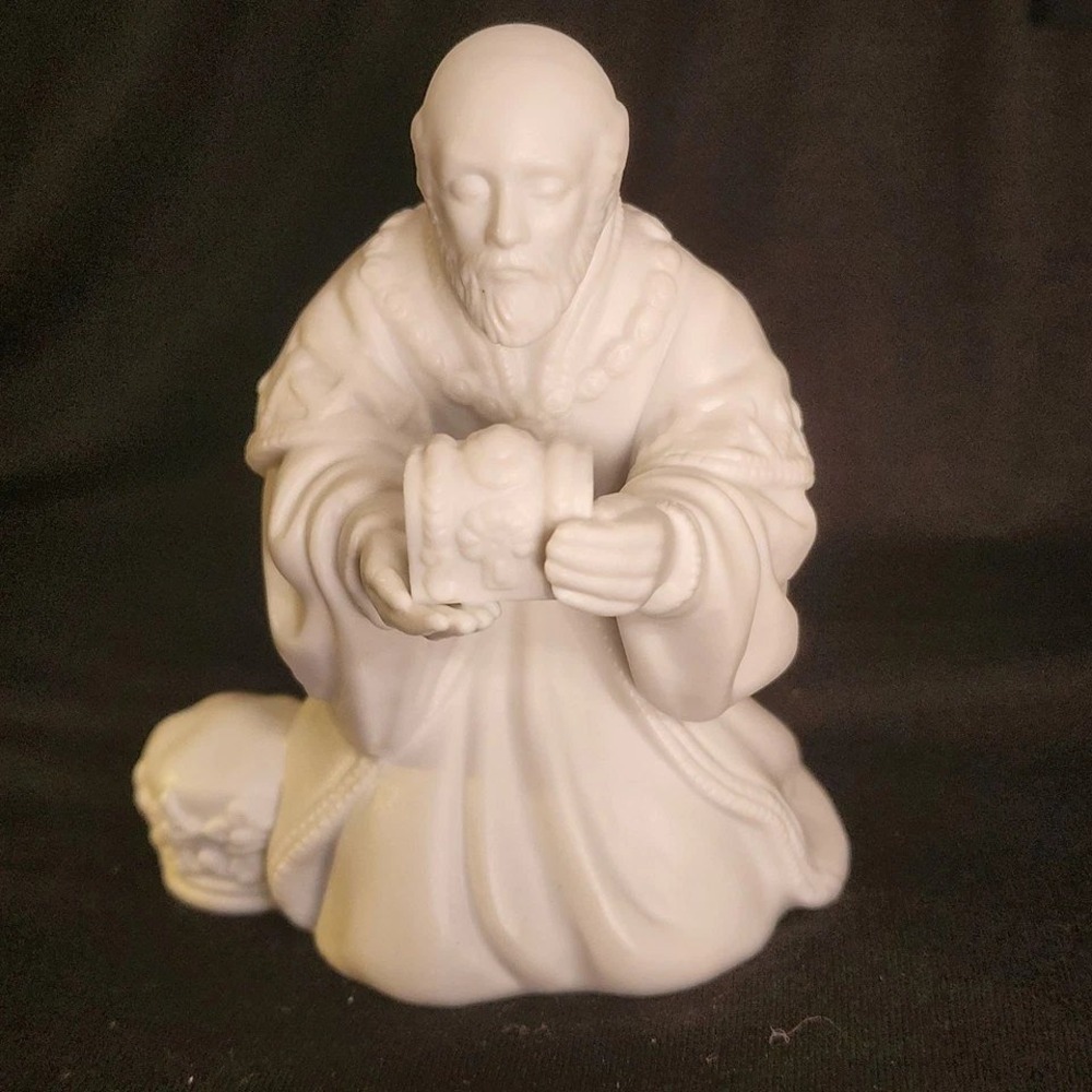 Avon Nativity Collectibles Wise‎ Man The Magi Melchior 1982 Porcelain Figurine